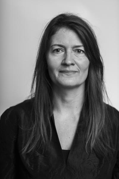Portrait in black/white of Claire Methven O´Brien 2021