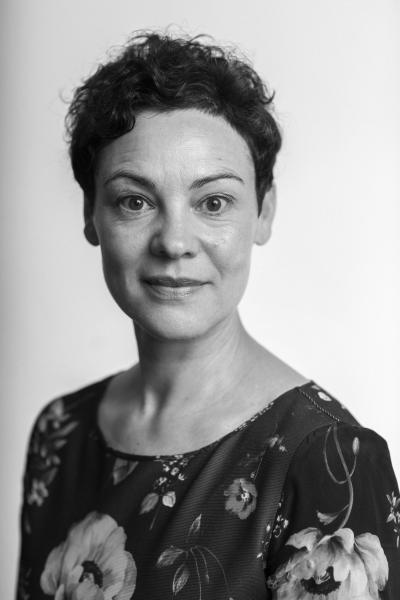 Portrait photo in black/white of Anne Bunimowicz 2021