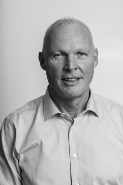 Portrait photo in black/white of Peter Vedel Kessing 2021