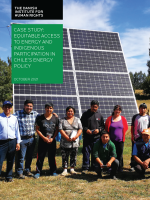Cover from publication on renewable energy and indigenous peoples in Chile. Image shows group of people standing in front of solar panel