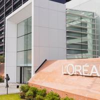 Picture showing an office building (L’Oréal HQ)